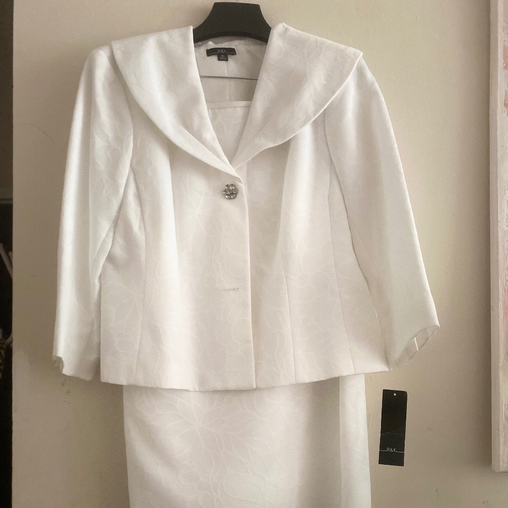 Two piece beautiful suit Long Skirt and Jacket